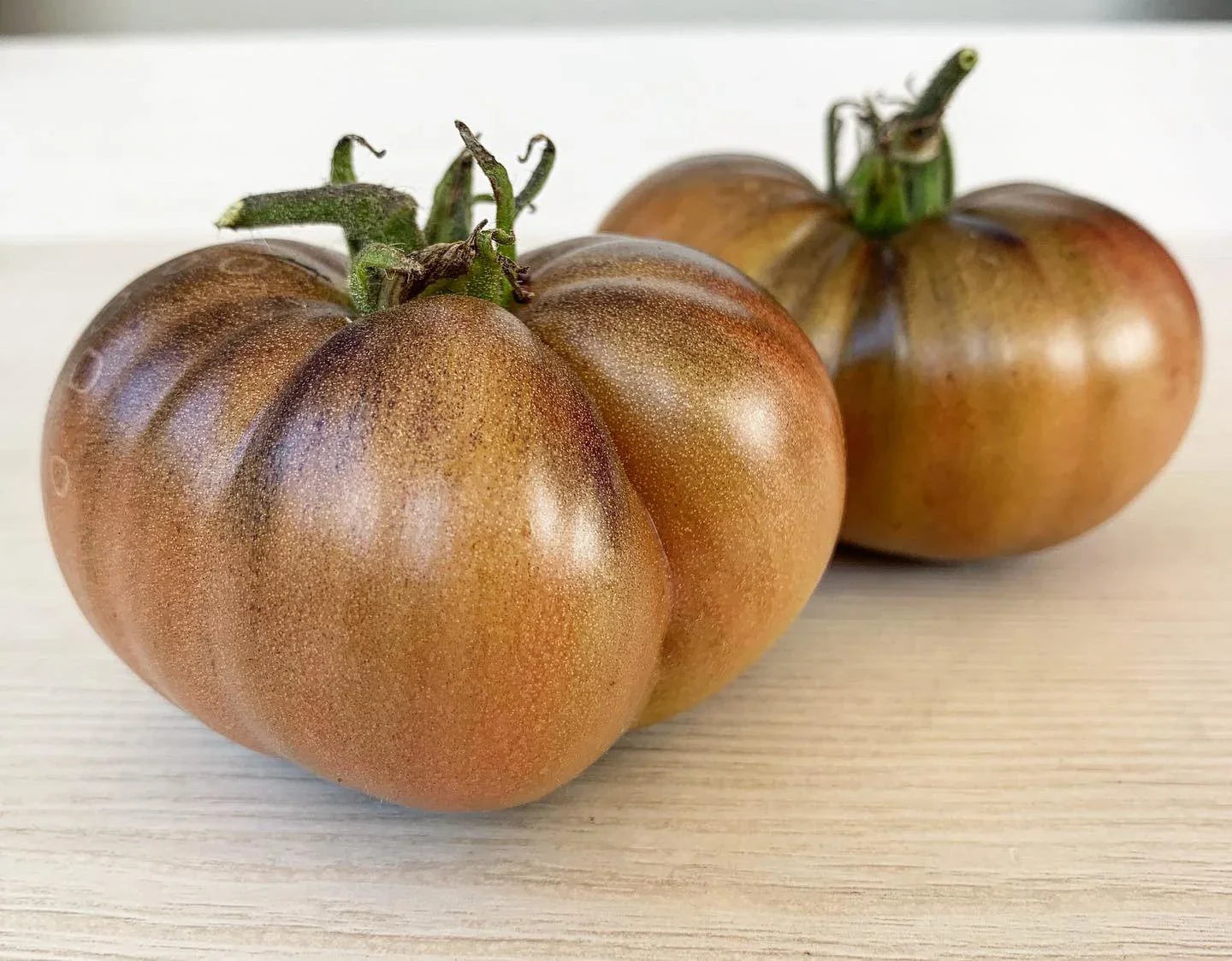 Non gmo dark grey tomato samen